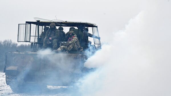 Боевая подготовка добровольческого отряда специального назначения ВЕГА в ЛНР - Sputnik Казахстан