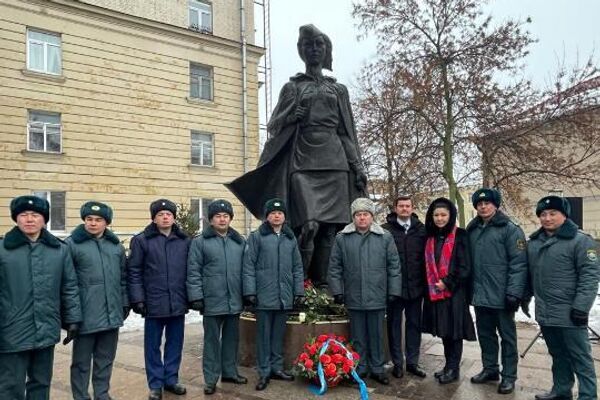 Память Алии Молдагуловой почтили в Санкт-Петербурге Память Алии Молдагуловой почтили в Санкт-Петербурге - Sputnik Казахстан