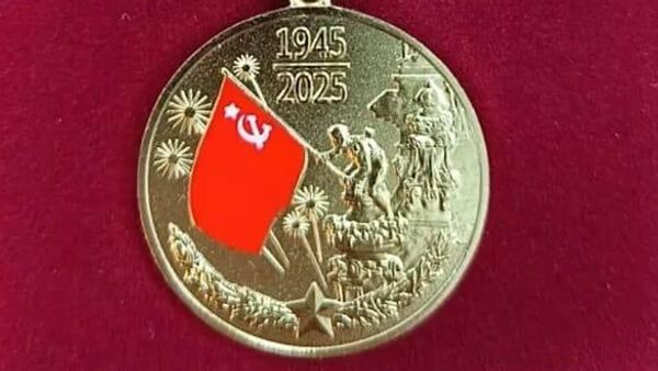 Юбилейная медаль 80 лет Победы в Великой Отечественной войне 1941-1945 г.г. - Sputnik Казахстан